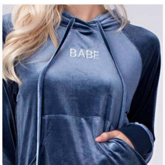 Velvet "Babe" Hoodie & Matching Shorts - Picture 3 of 8